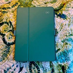 Speck IPad Newest Generation Case.